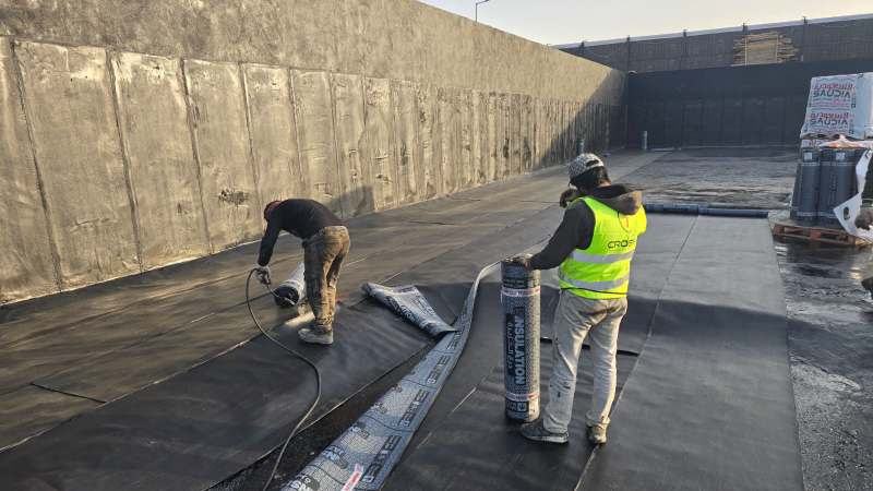 Installing membrane on underground structure, Al Areed